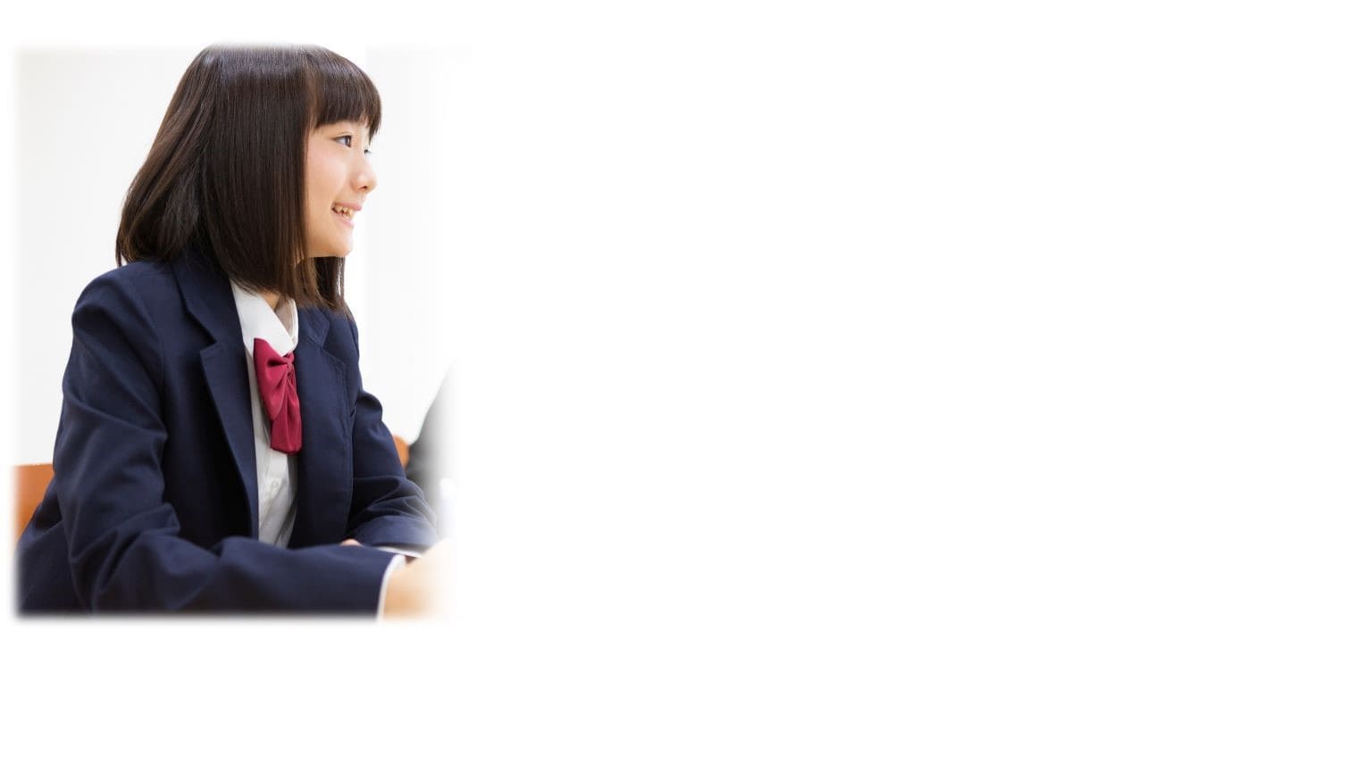 中学生が勉強している様子